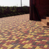 Укладка  брусчатки и тротуарной плитки - Благострой - укладка брусчатки. Бетонные топпинговые полы. Асфальтирование.