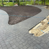 Укладка брусчатки на территории парка - Благострой - укладка брусчатки. Бетонные топпинговые полы. Асфальтирование.