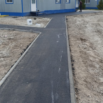 Асфальтирование тротуаров и пешеходных дорожек - Благострой - укладка брусчатки. Бетонные топпинговые полы. Асфальтирование.