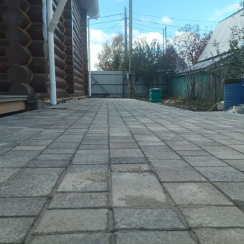 Благоустройство придомовой территории  - Благострой - укладка брусчатки. Бетонные топпинговые полы. Асфальтирование.